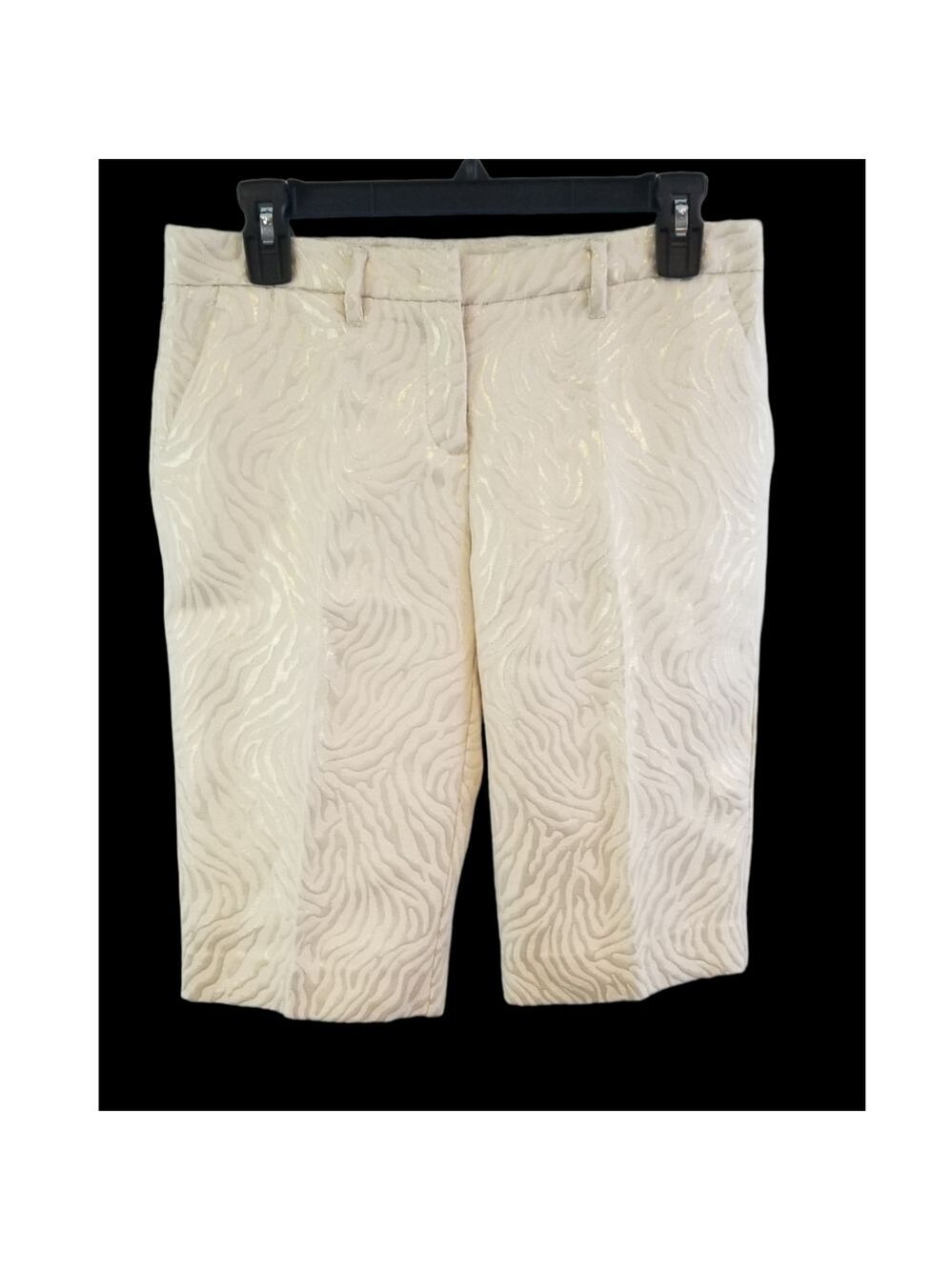 3/$25 New York & Company Size 2 Cream Metallic Dress Shorts
